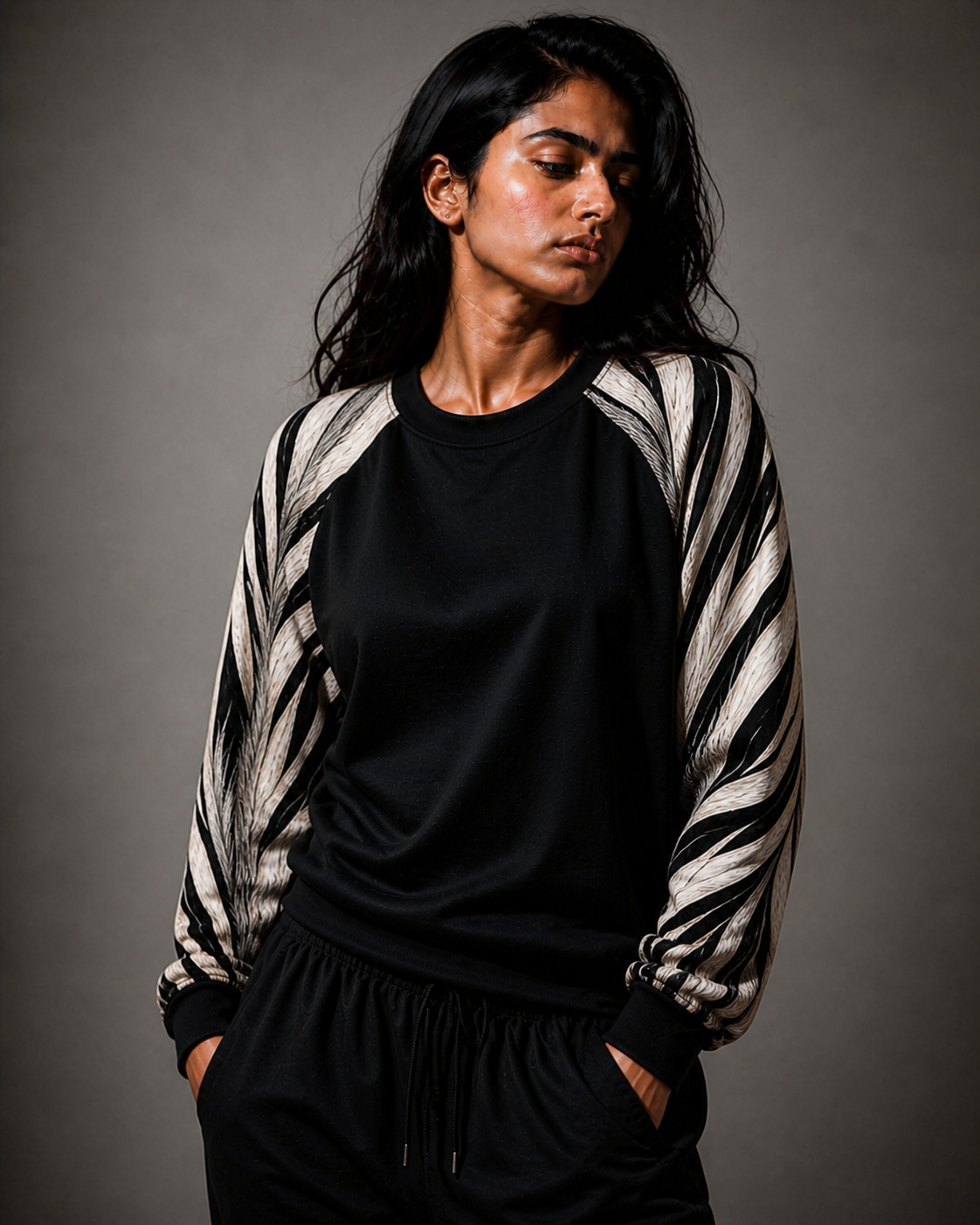 Safari Muse Women's Relaxed Fit Raglan T-Shirt
